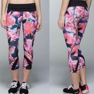 Lululemon Run Inspire Crop 6 Secret Garden Print Leggings